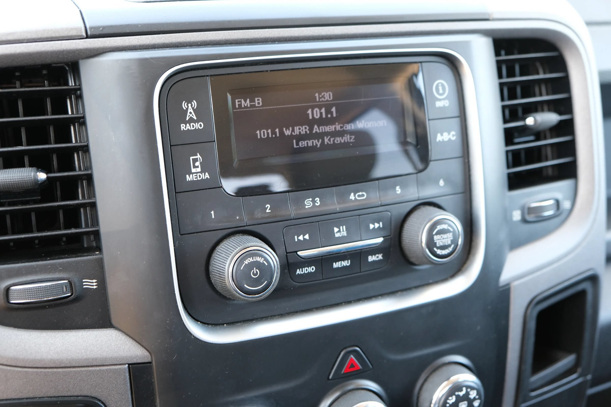 Used 2017 RAM 1500 Express AWD/4WD image 27