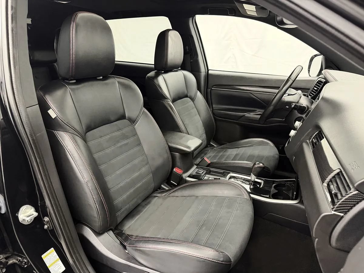 Used 2020 Mitsubishi Outlander SEL FWD image 16