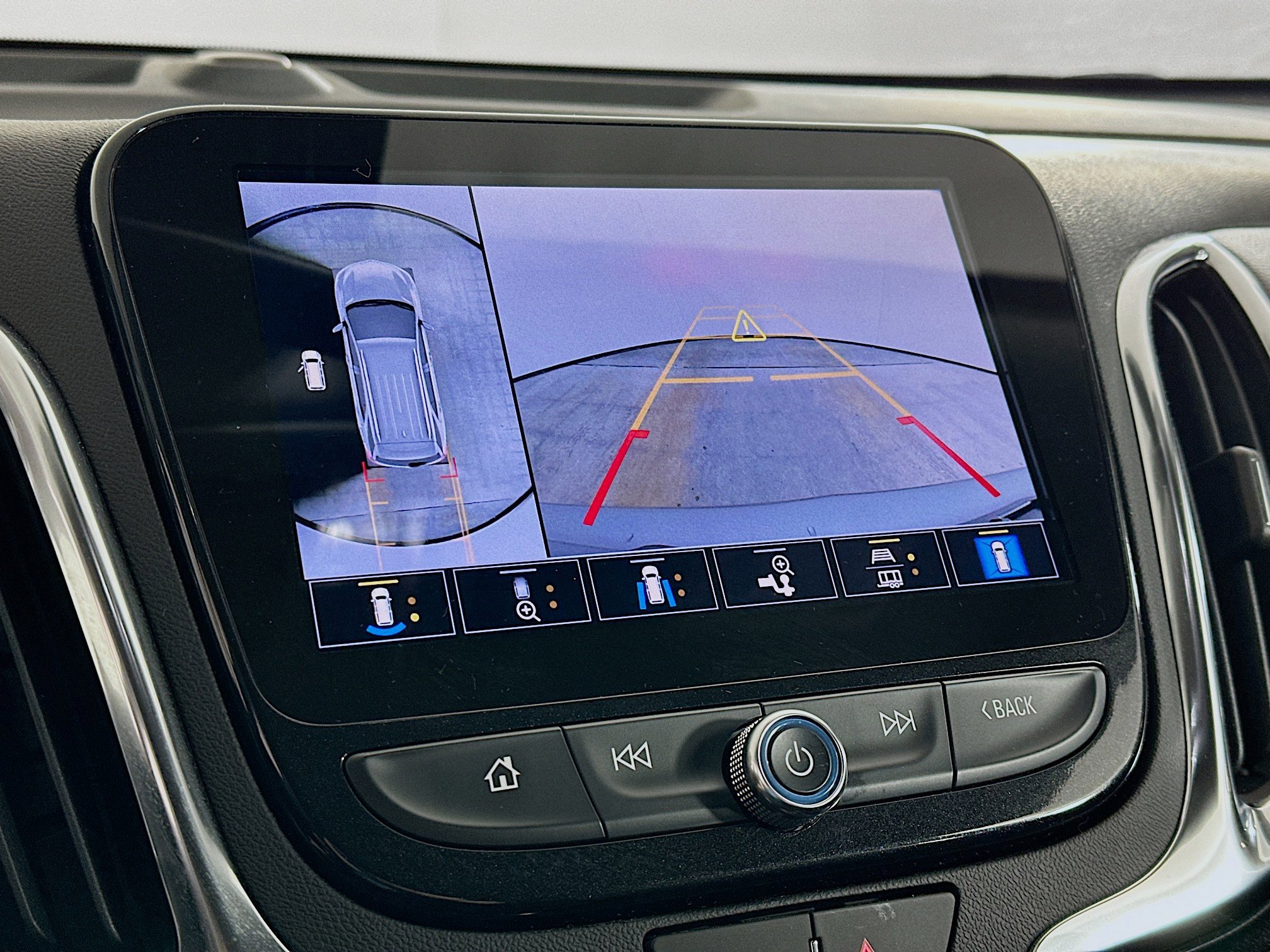 Used 2024 Chevrolet Equinox Premier image 22