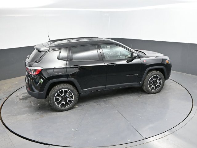 New 2026 Jeep Compass Trailhawk AWD/4WD image 31