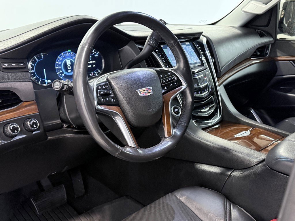 Used 2018 Cadillac Escalade Luxury image 22