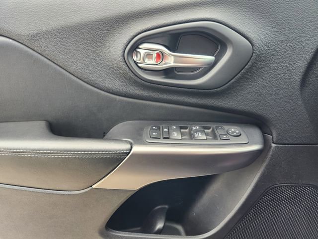 Used 2020 Jeep Cherokee Latitude Plus FWD image 24