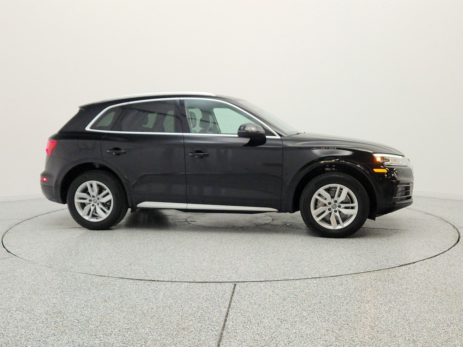 Used 2020 Audi Q5 2.0T Premium w/ Convenience Package AWD/4WD image 4