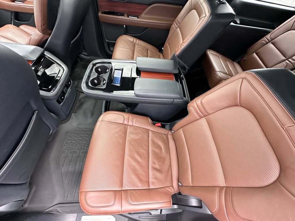 Used 2024 Lincoln Navigator Reserve image 16
