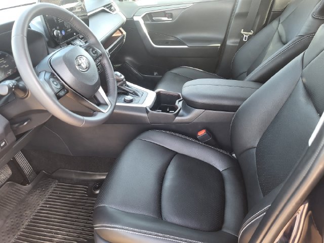 Used 2025 Toyota RAV4 Limited w/ Advanced Technology Package AWD/4WD image 12