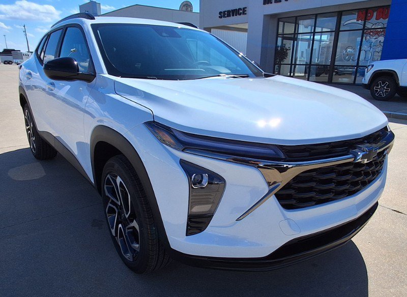 New 2026 Chevrolet Trax RS w/ Driver Confidence Package FWD image 2
