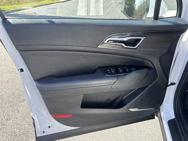 Certified 2024 Kia Sportage EX image 9