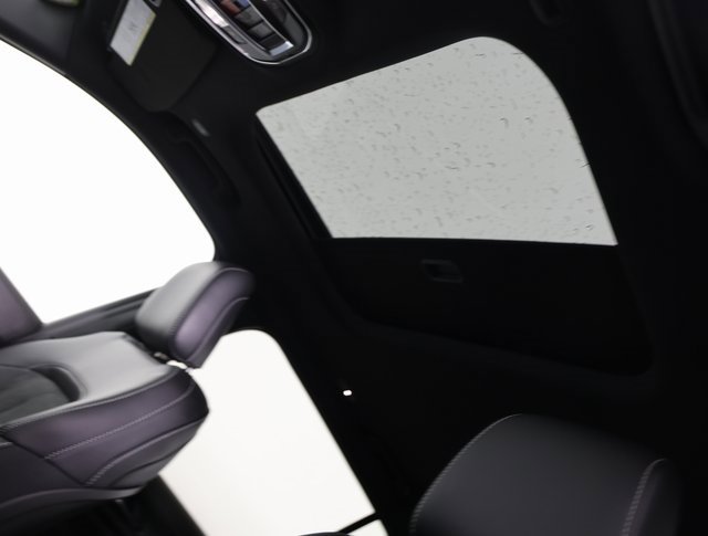 Used 2025 Jeep Grand Cherokee L Altitude image 13