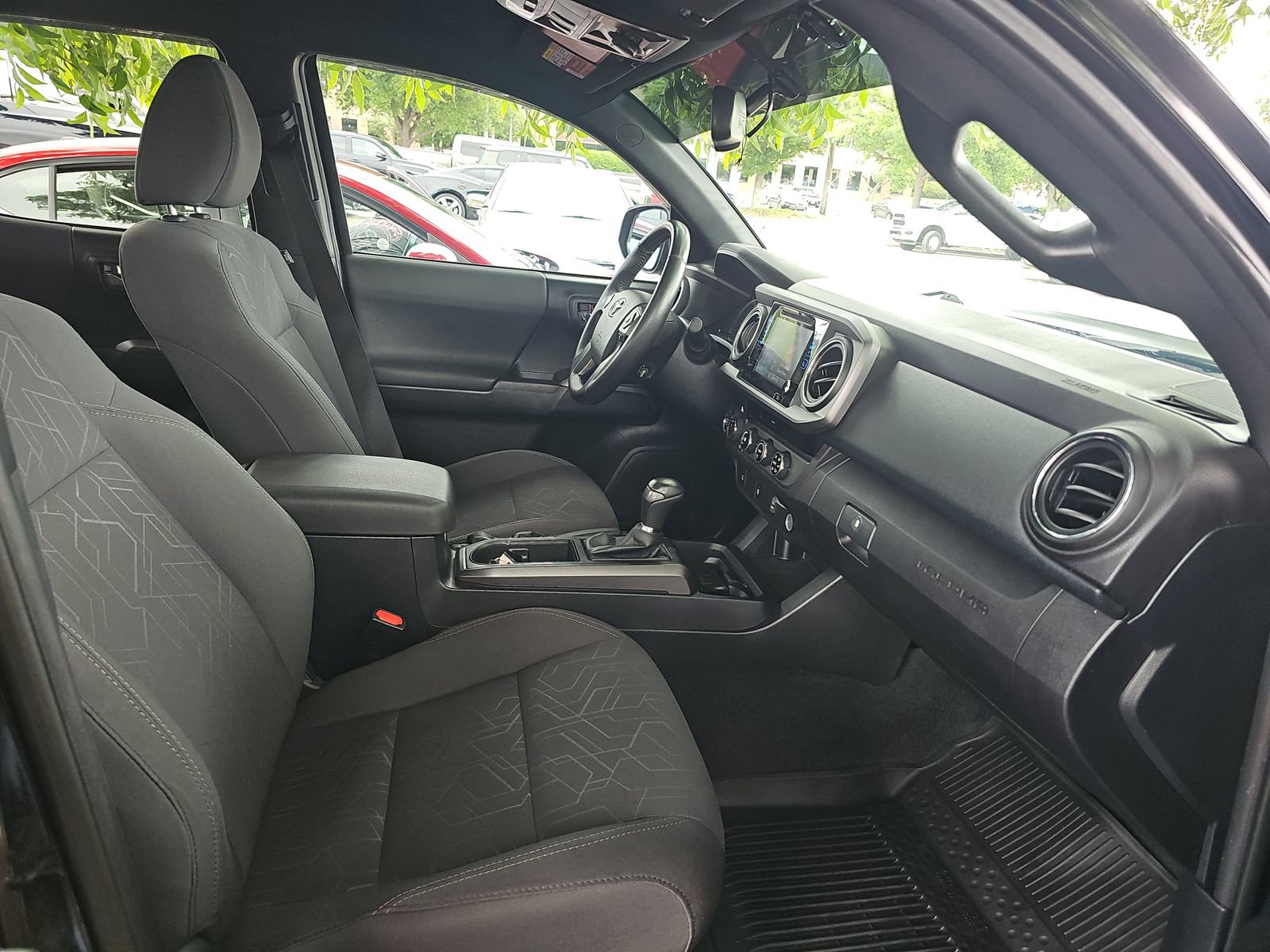 Used 2017 Toyota Tacoma TRD Off-Road w/ Tow Package (A/T) AWD/4WD image 11