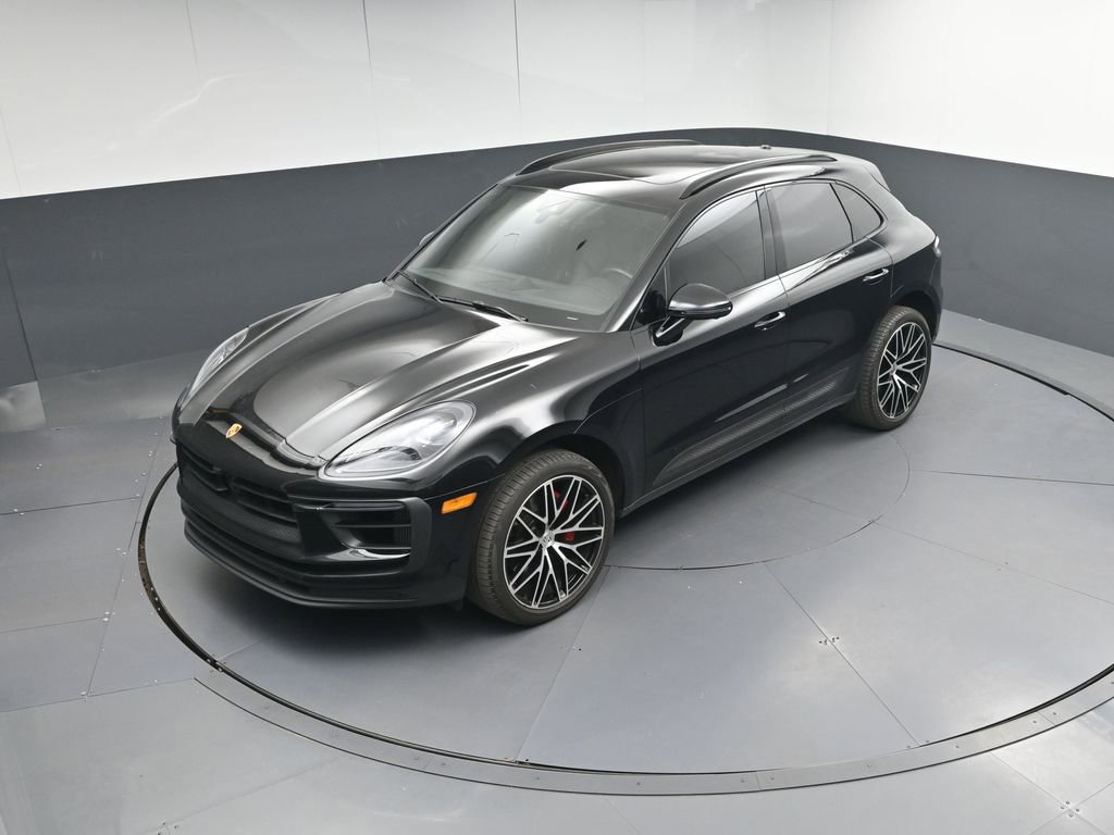 Certified 2024 Porsche Macan S AWD/4WD image 33