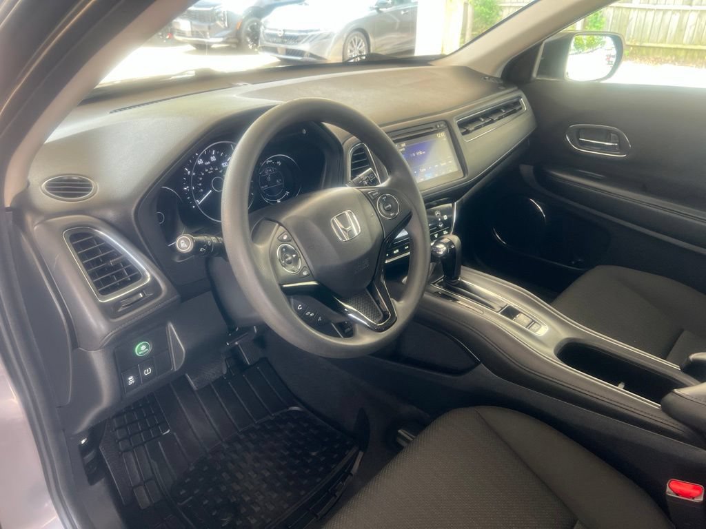 Used 2017 Honda HR-V EX image 6