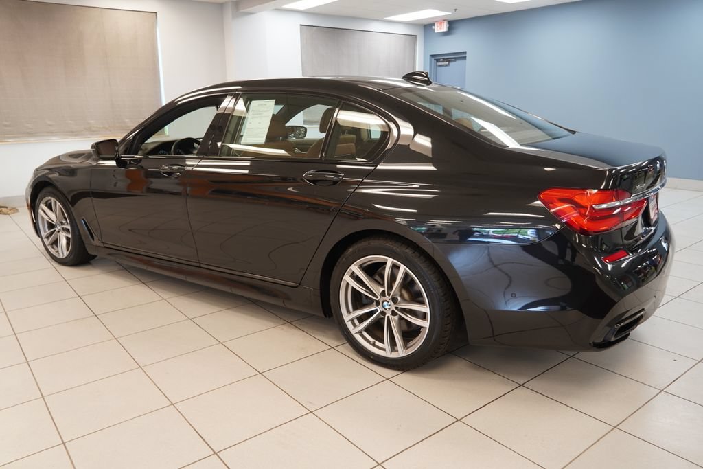 Used 2017 BMW 740i xDrive AWD/4WD image 8