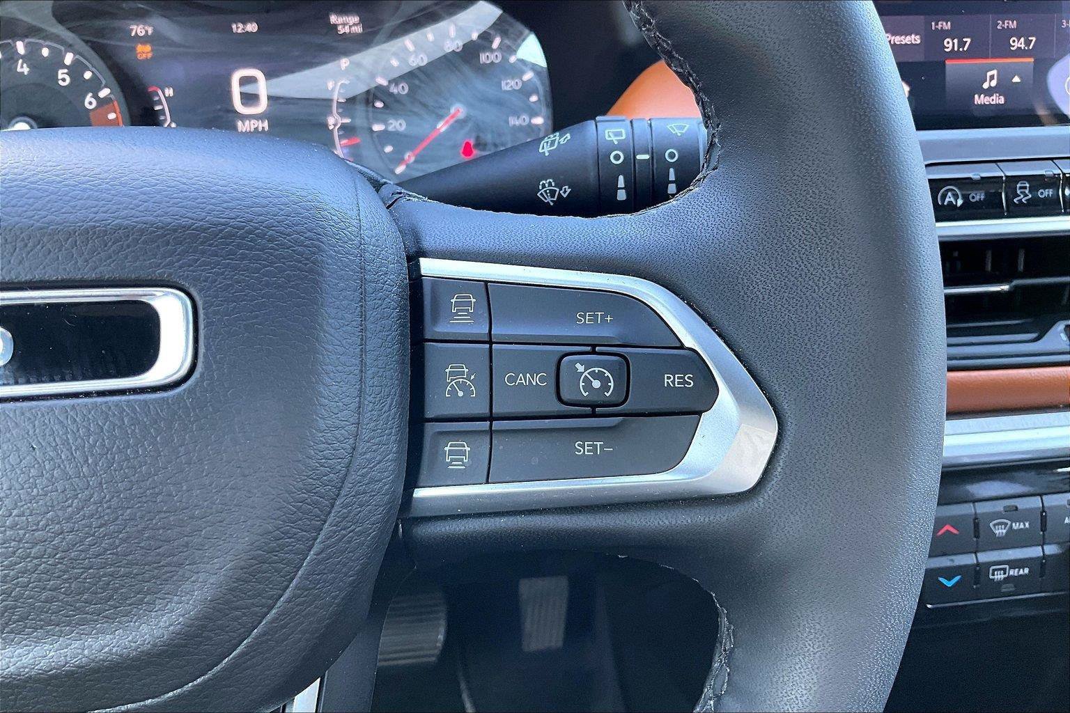 Used 2025 Jeep Compass Limited AWD/4WD image 19