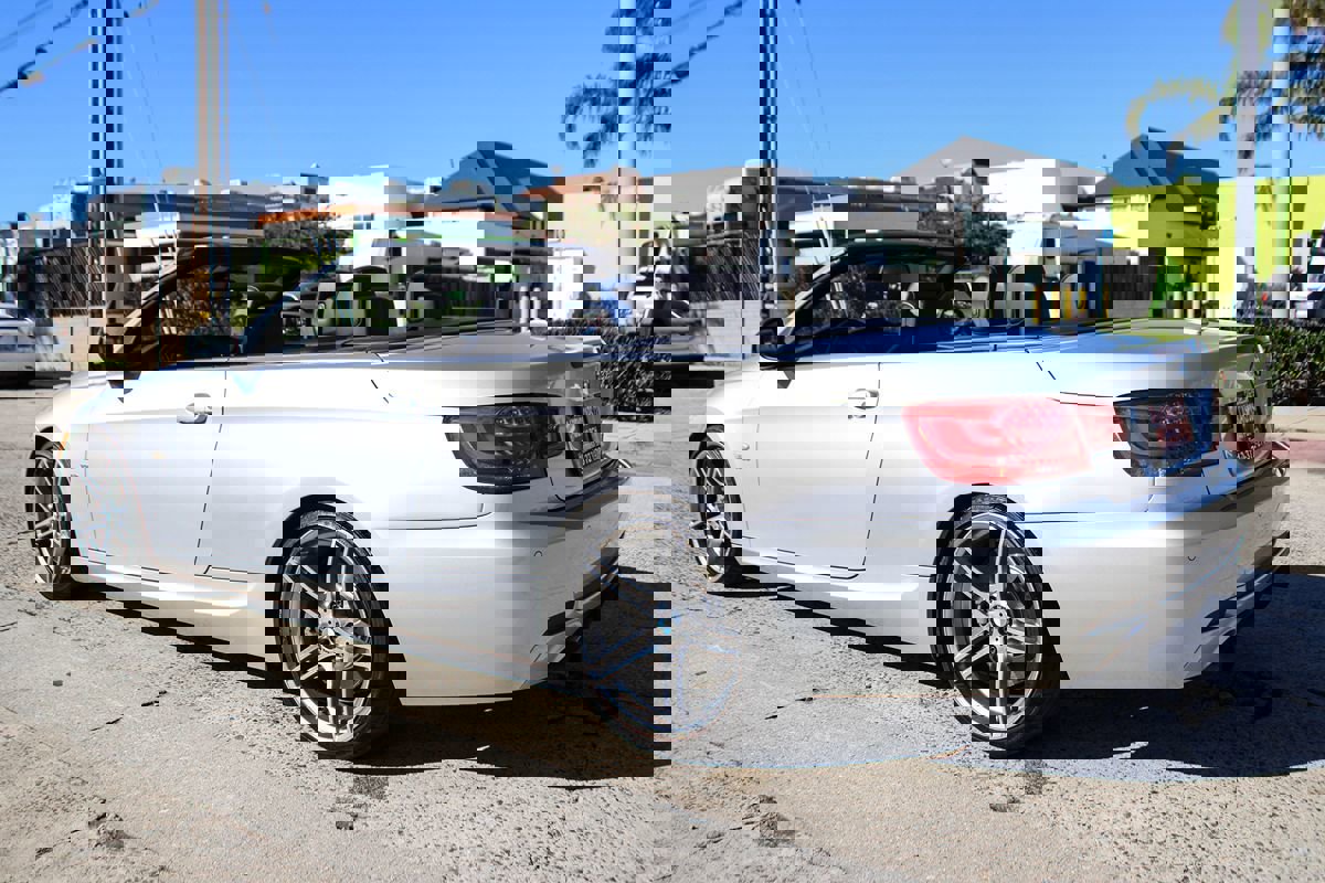 Used 2013 BMW 335is Convertible image 3