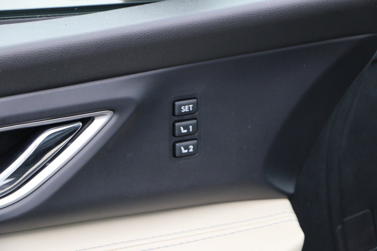 Used 2020 Subaru Ascent Limited w/ Technology Package AWD/4WD image 18