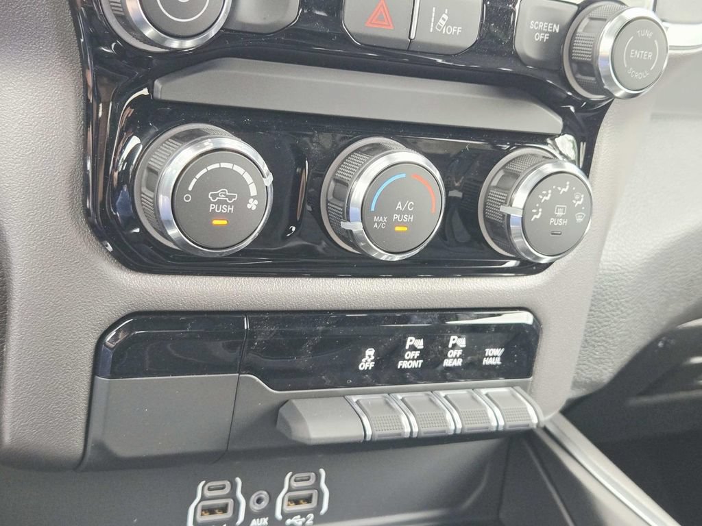 New 2026 RAM 1500 Express AWD/4WD image 26