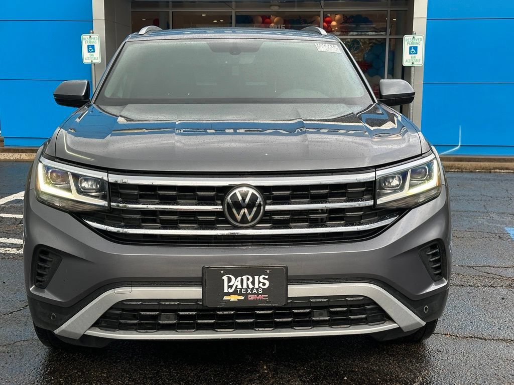 Used 2021 Volkswagen Atlas Cross Sport SE w/ Panoramic Sunroof Package FWD image 2