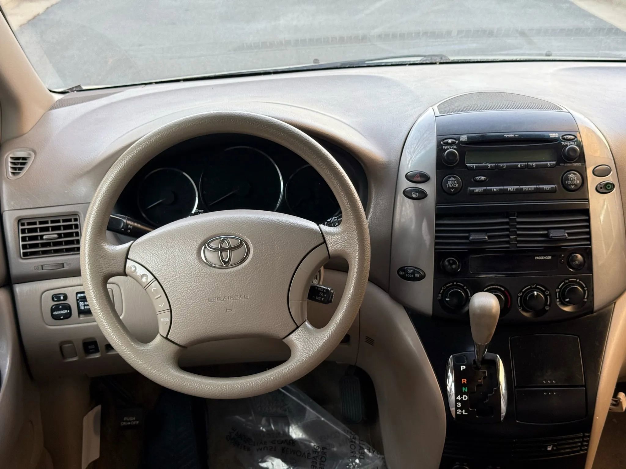 Used 2010 Toyota Sienna LE image 32