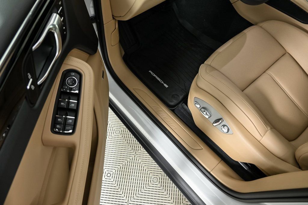 New 2026 Porsche Macan image 8