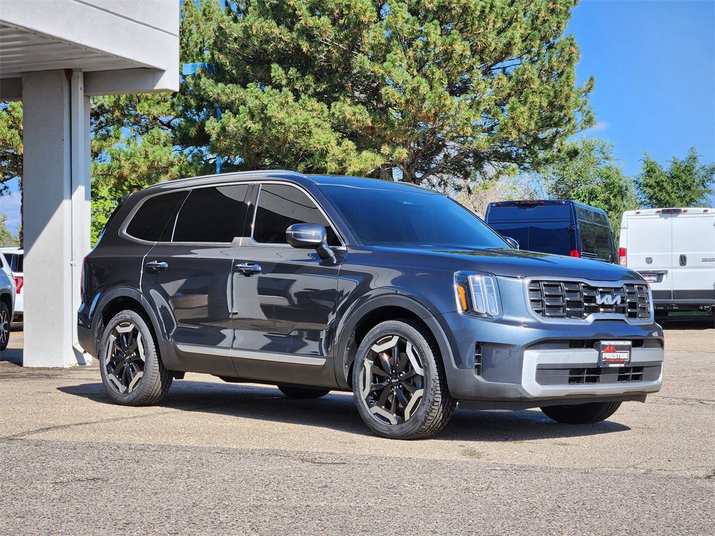 Used 2024 Kia Telluride S w/ S Sunroof Package