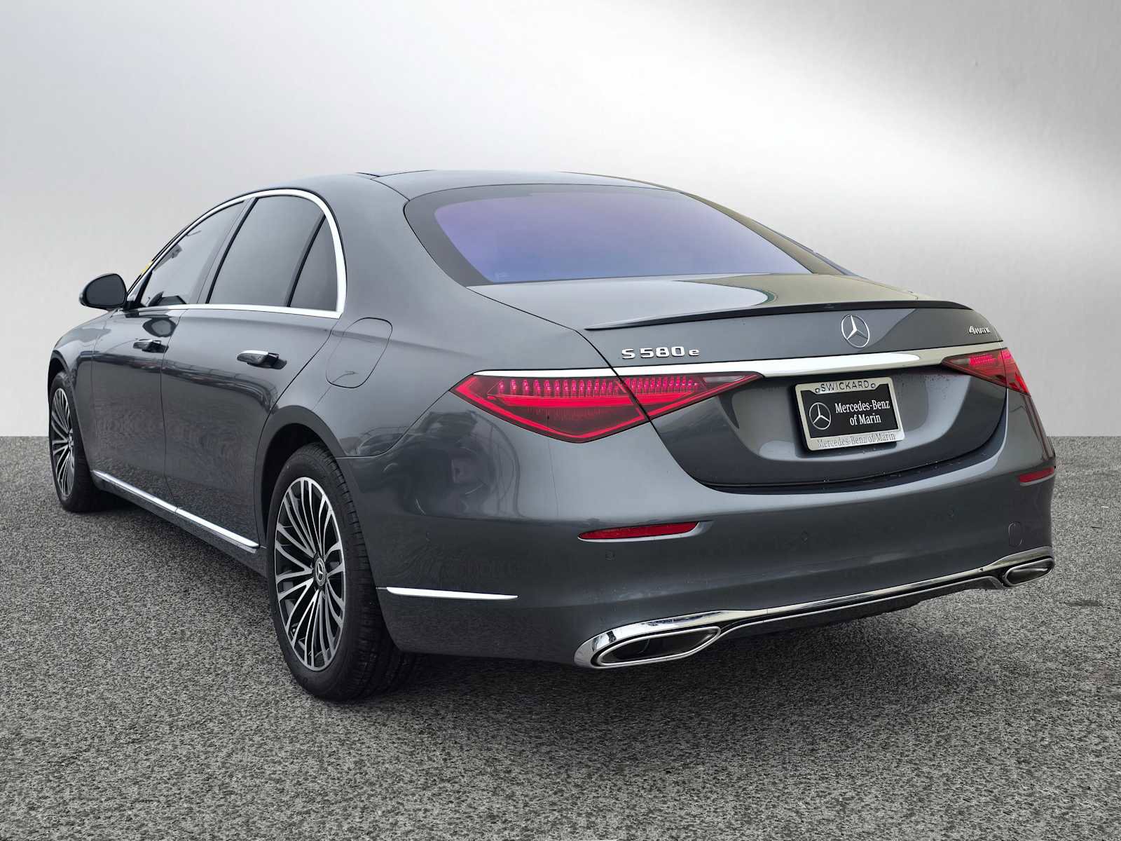 Used 2024 Mercedes-Benz S 580e 4MATIC Sedan image 5