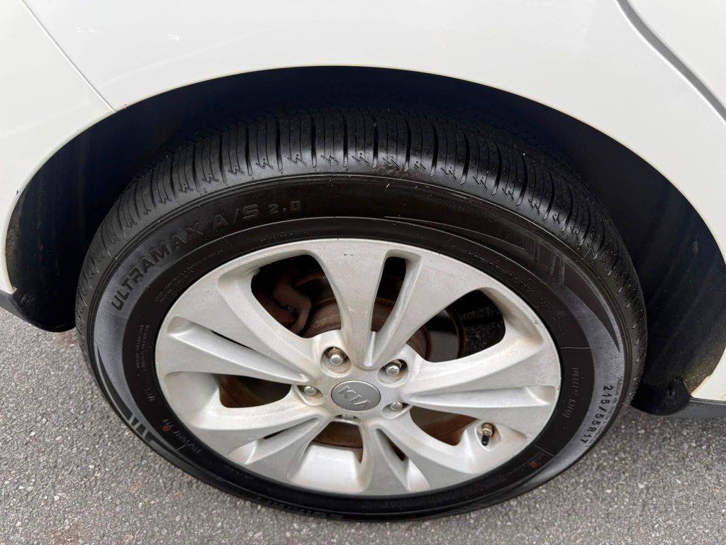 Used 2014 Kia Soul + FWD image 31