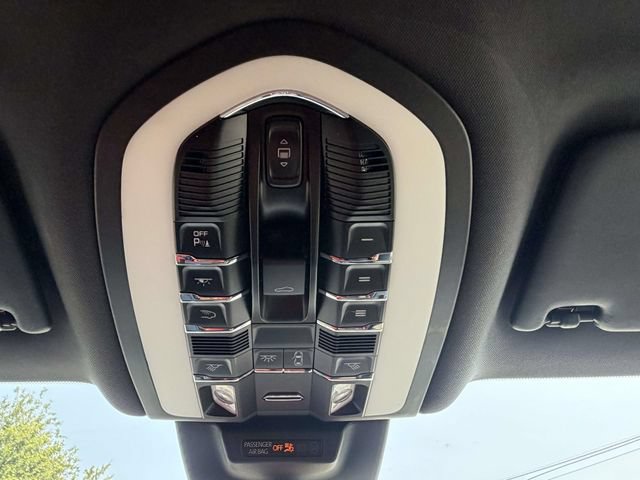 Certified 2024 Porsche Macan AWD/4WD image 28