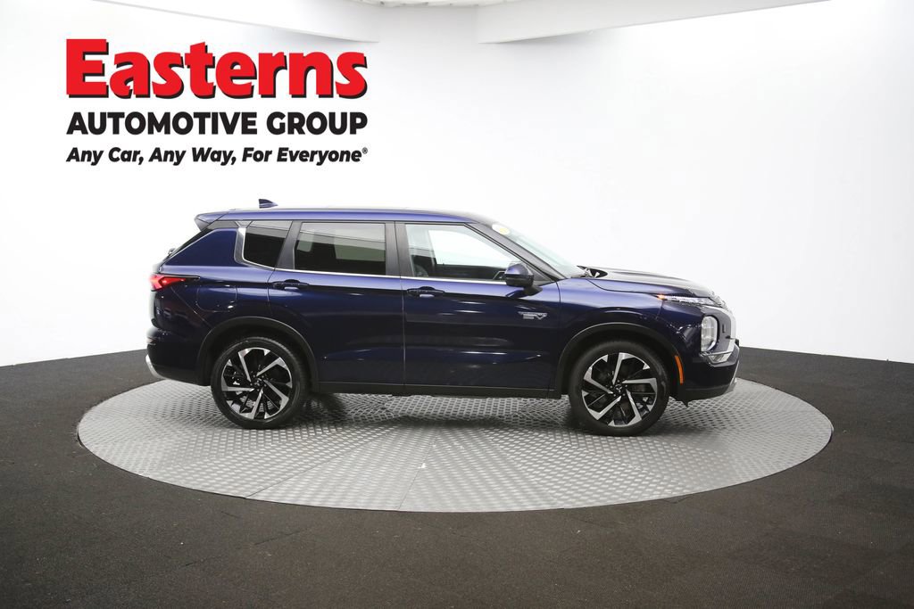 Used 2023 Mitsubishi Outlander SE image 43