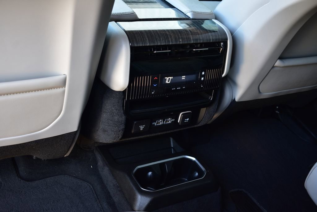 Used 2022 Jeep Wagoneer Series III w/ Premium Group I image 28