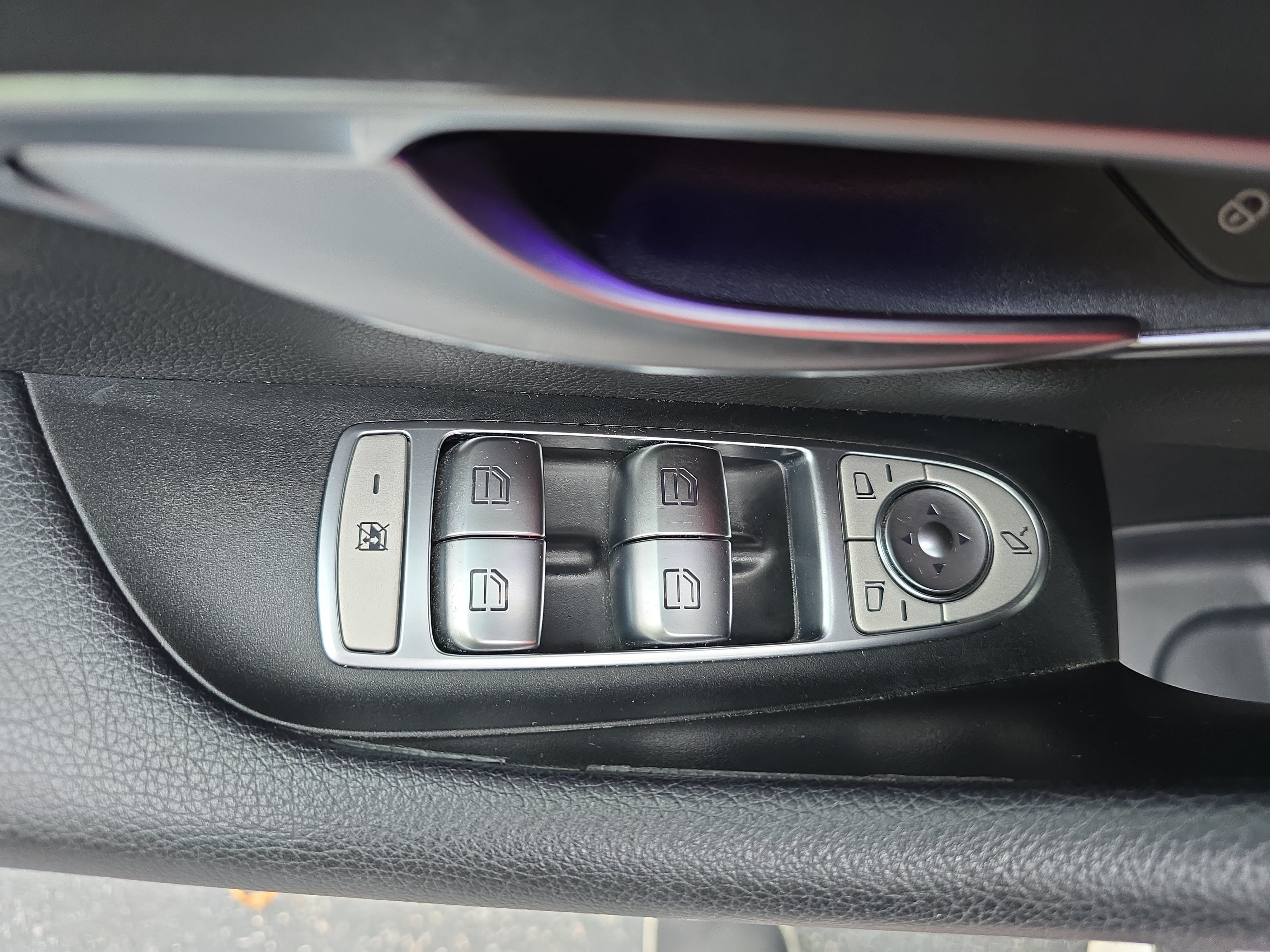 Used 2020 Mercedes-Benz E 350 Sedan image 27