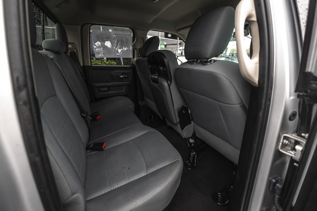 Used 2017 RAM 1500 Classic SLT AWD/4WD image 31