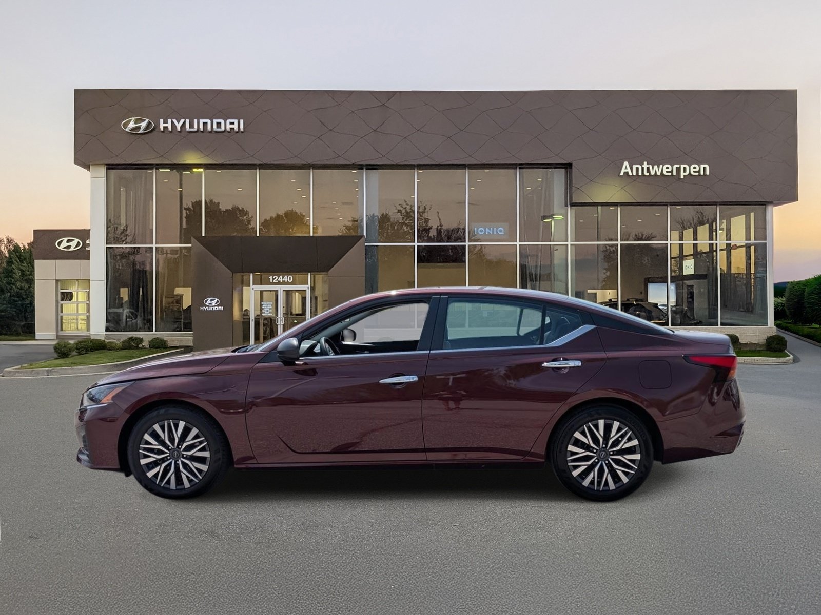 Used 2024 Nissan Altima 2.5 SV FWD image 6