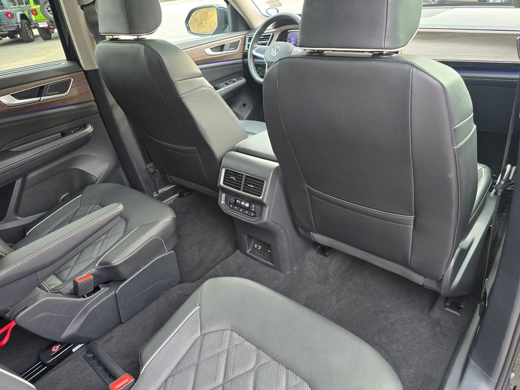 Used 2024 Volkswagen Atlas SEL Premium R-Line image 29