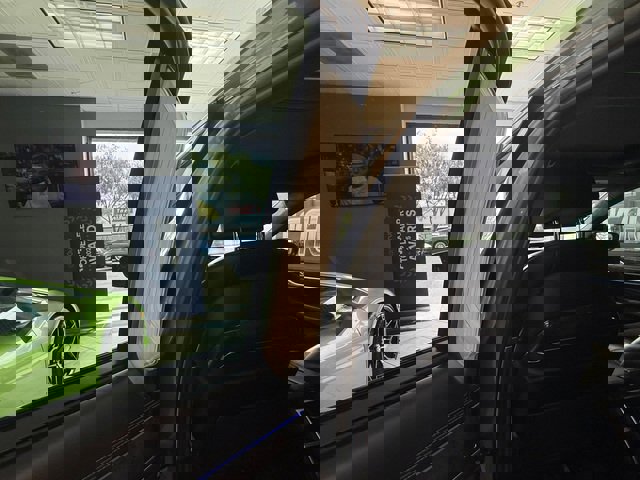 Used 2018 BMW 750i xDrive image 16