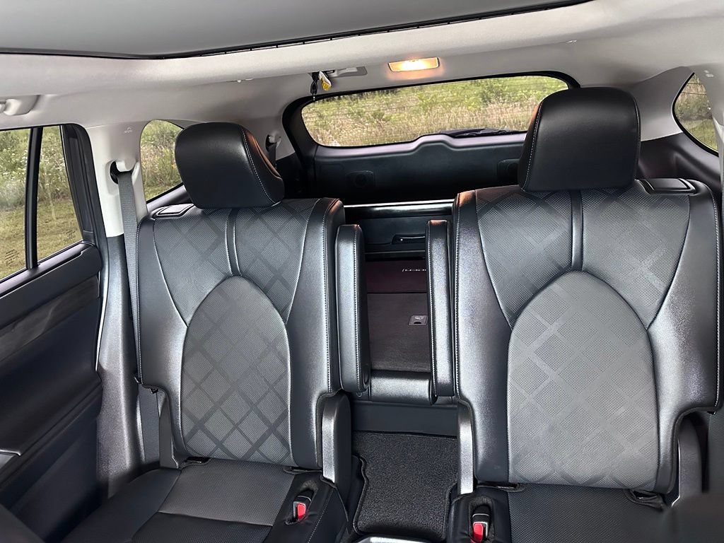Certified 2024 Toyota Highlander Platinum AWD/4WD image 28