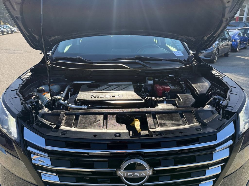 Used 2024 Nissan Rogue SV image 31