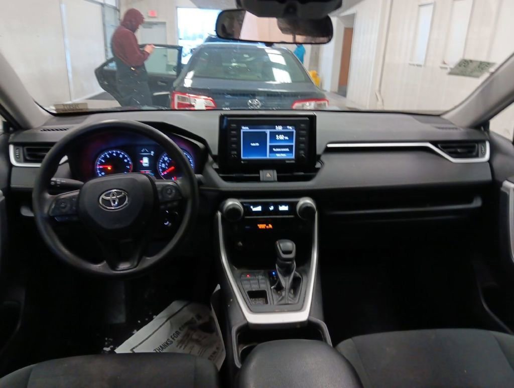 Used 2020 Toyota RAV4 LE image 2