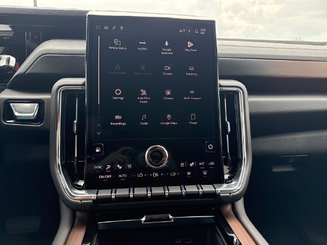 New 2026 GMC Yukon XL Denali w/ Denali Reserve Package AWD/4WD image 21