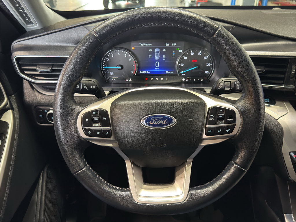 Used 2022 Ford Explorer XLT w/ Equipment Group 202A AWD/4WD image 22