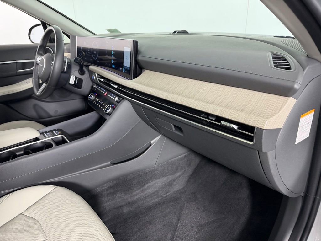 Used 2025 Hyundai Sonata Limited image 32
