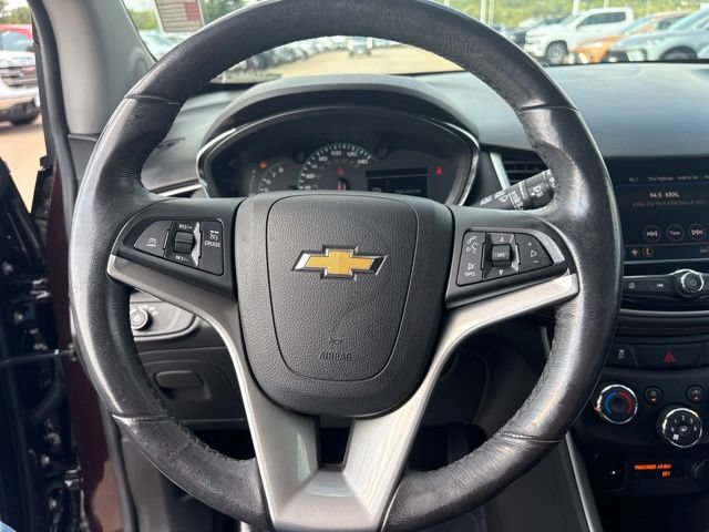 Used 2022 Chevrolet Trax LT w/ LT Convenience Package AWD/4WD image 14