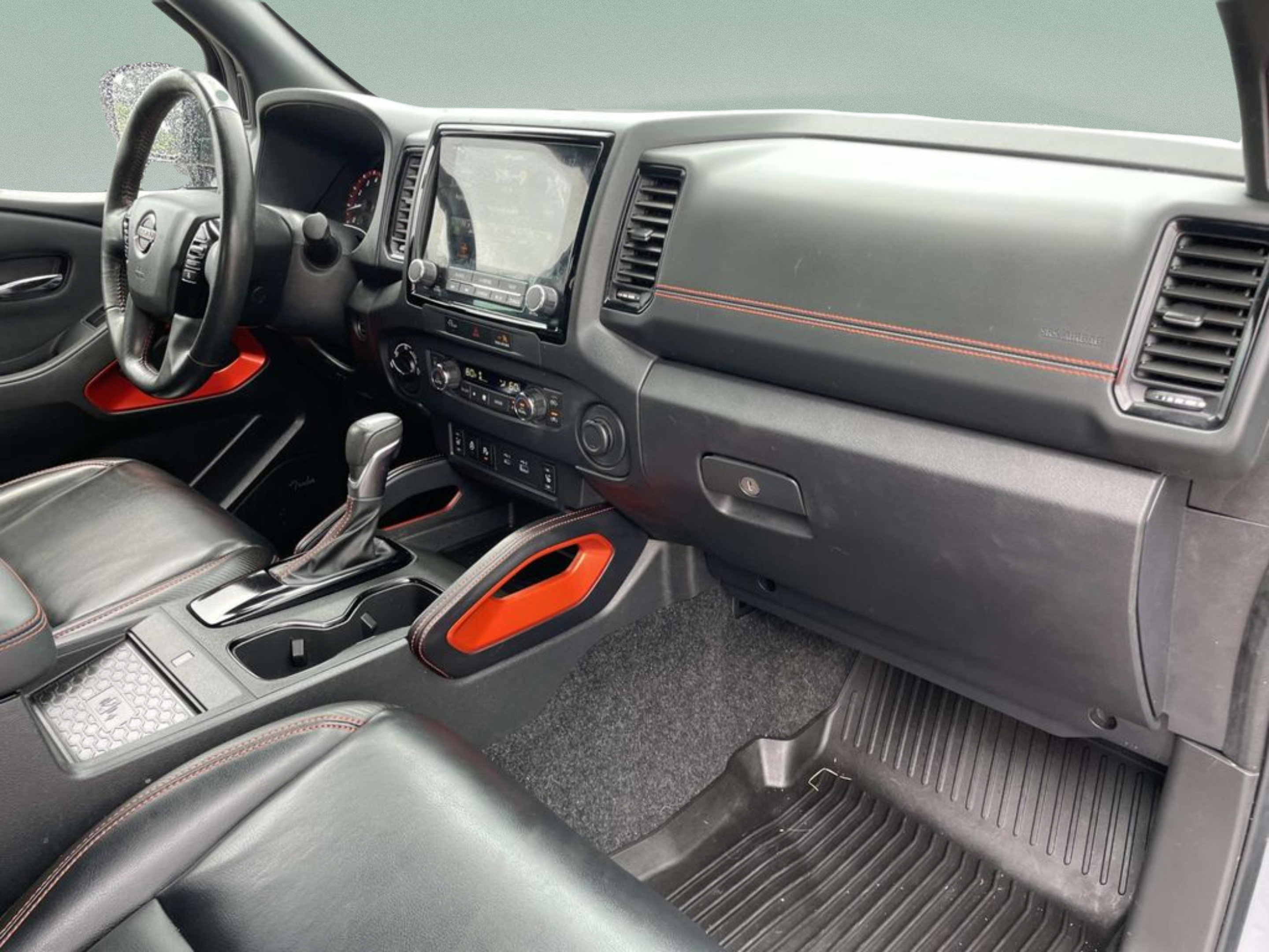 Used 2023 Nissan Frontier PRO-4X w/ Pro-4X Premium Package AWD/4WD image 17