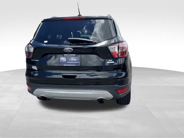 Used 2018 Ford Escape SE w/ SE Sync 3 Package FWD image 4