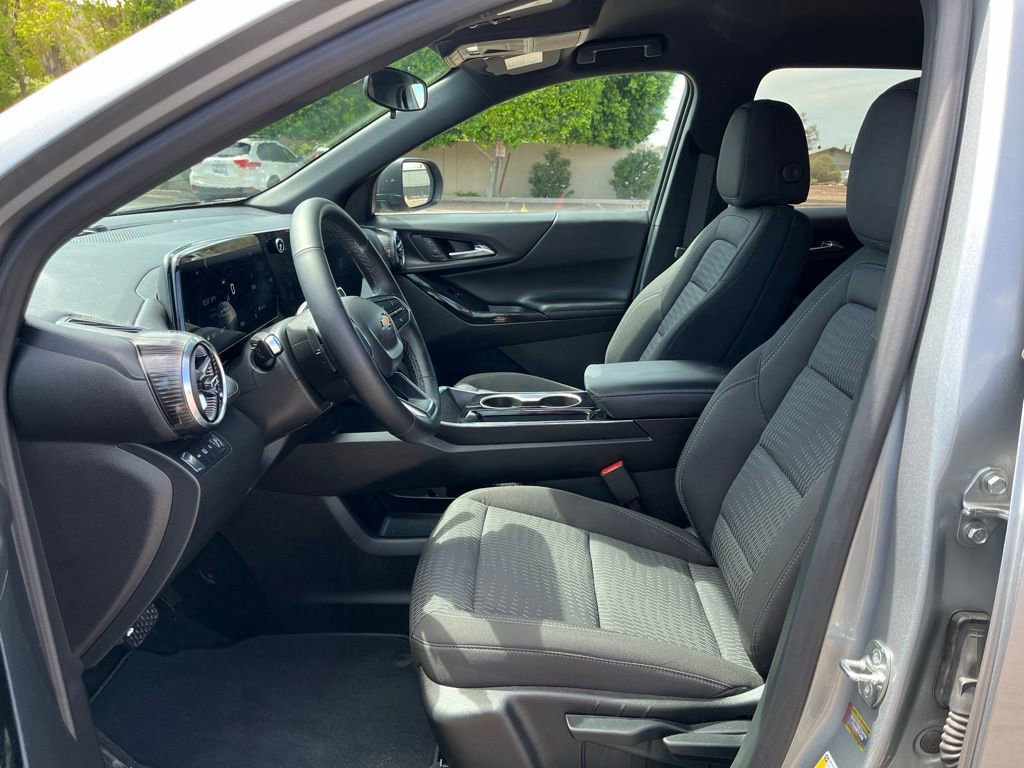 Used 2025 Chevrolet Equinox LT image 19