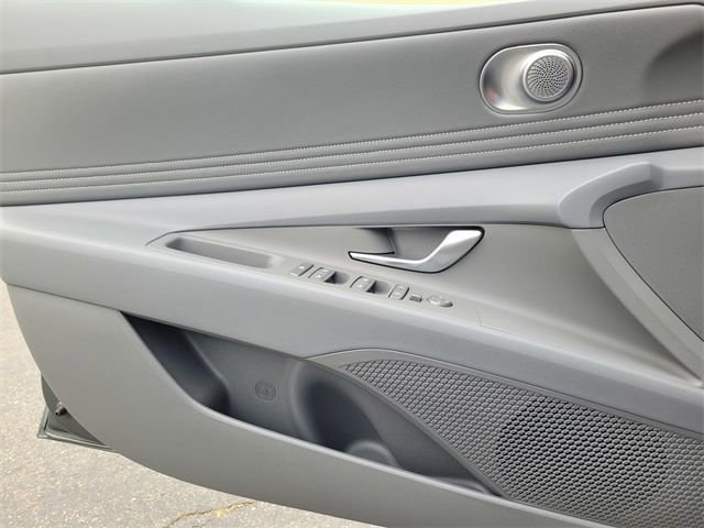 New 2025 Hyundai Elantra SEL FWD image 20