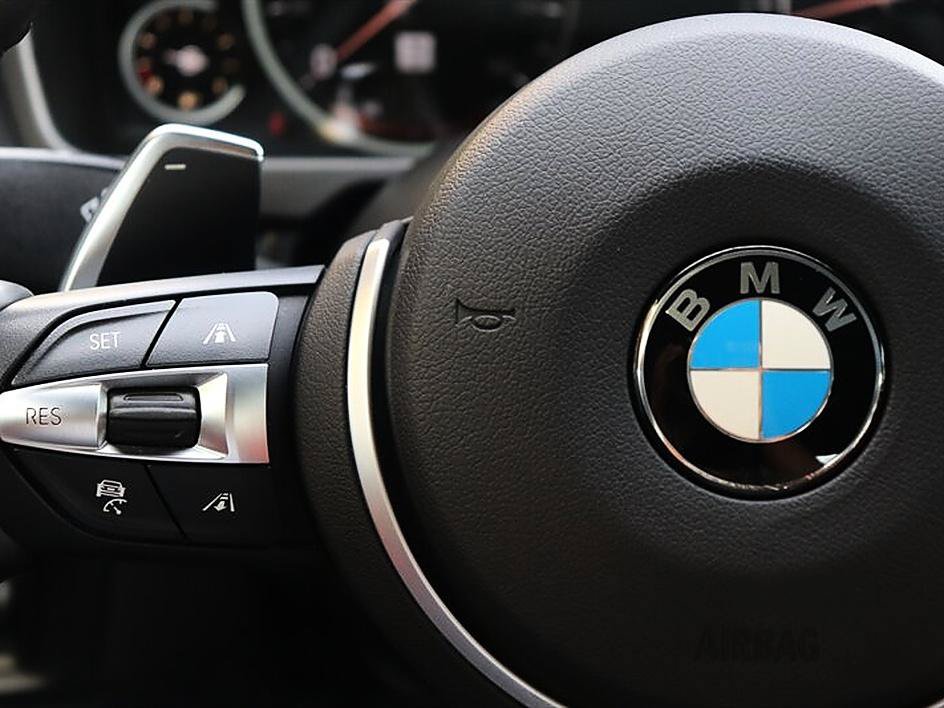 Used 2019 BMW X6 xDrive50i w/ M Sport Package AWD/4WD image 42
