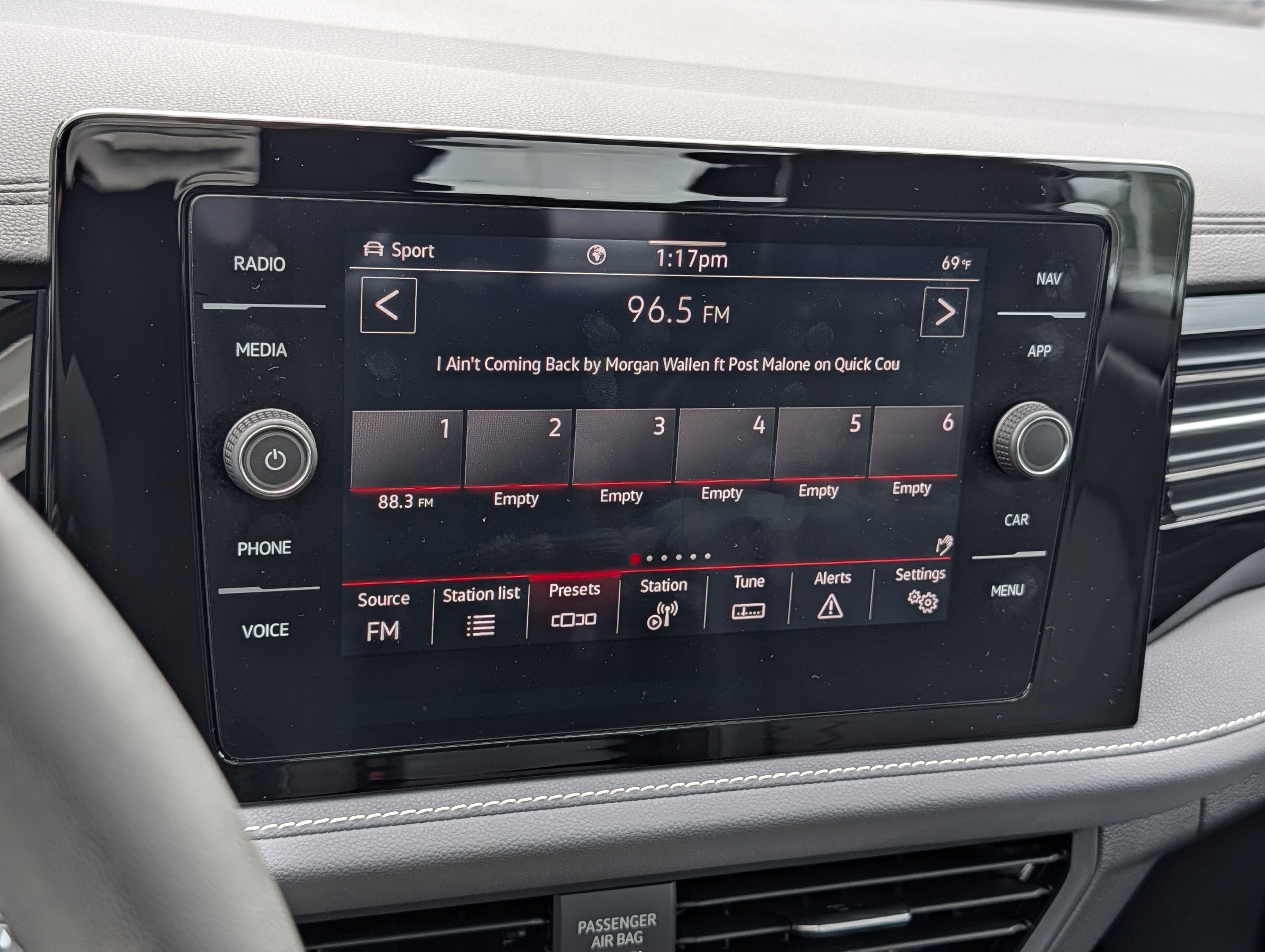 Used 2026 Volkswagen Jetta SEL FWD image 29