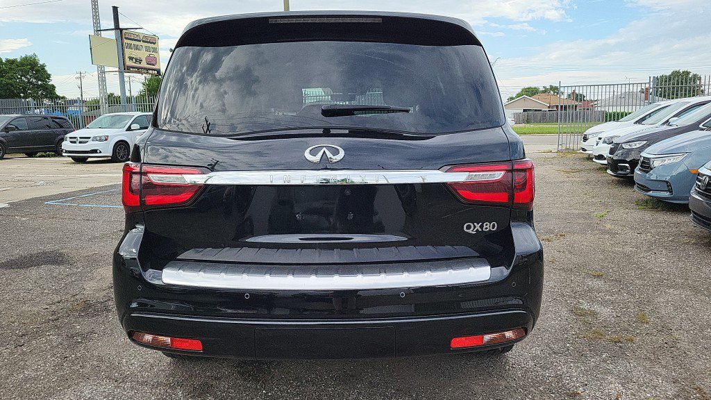 Used 2023 INFINITI QX80 Premium Select w/ All-Season Package AWD/4WD image 8