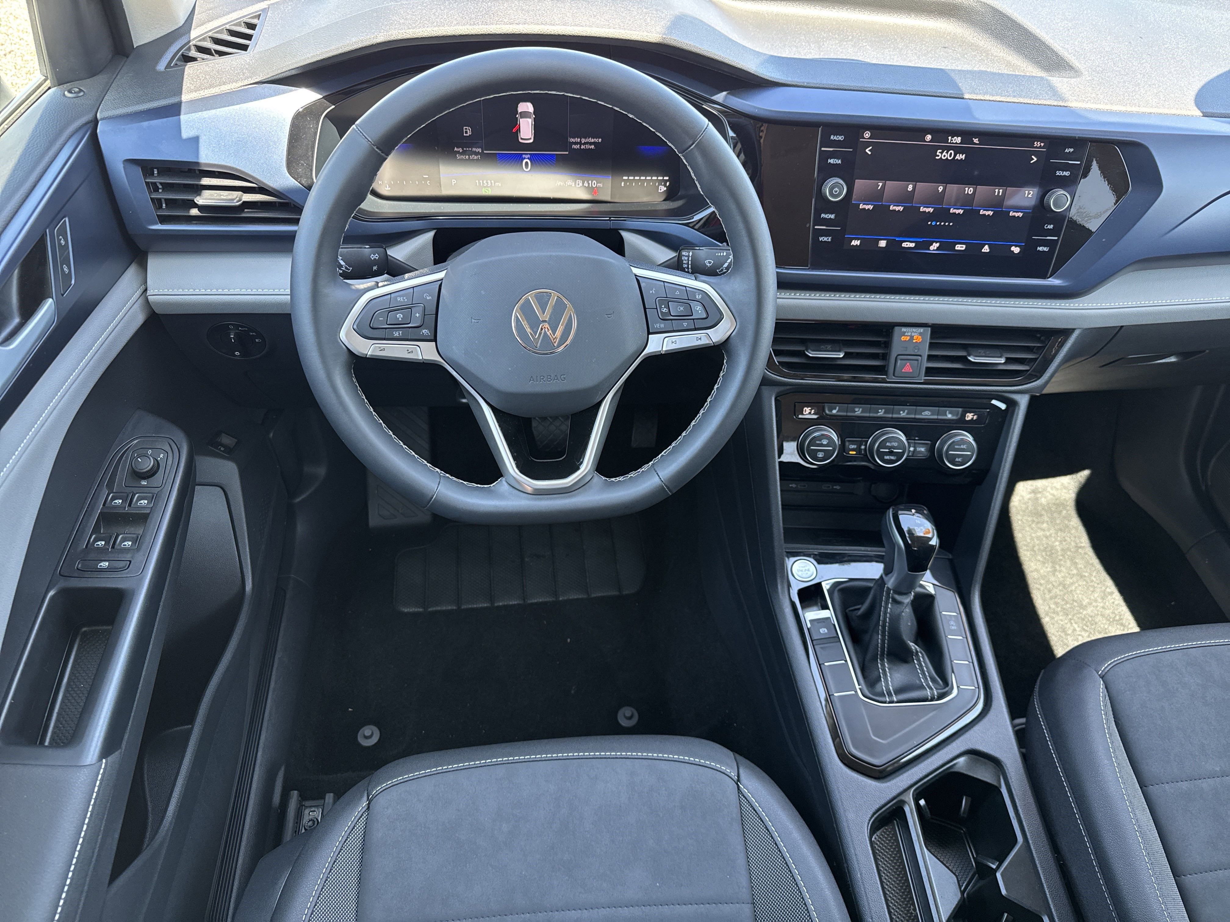 Used 2024 Volkswagen Taos SE image 7