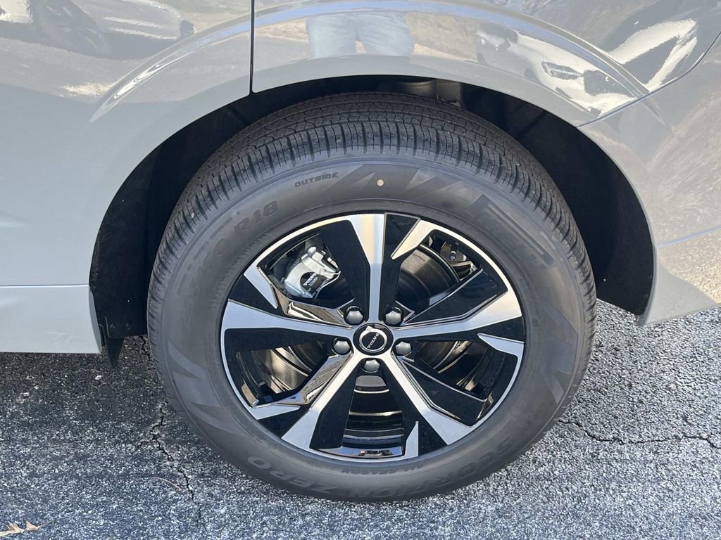 New 2026 Volvo XC60 B5 Core w/ Climate Package image 10